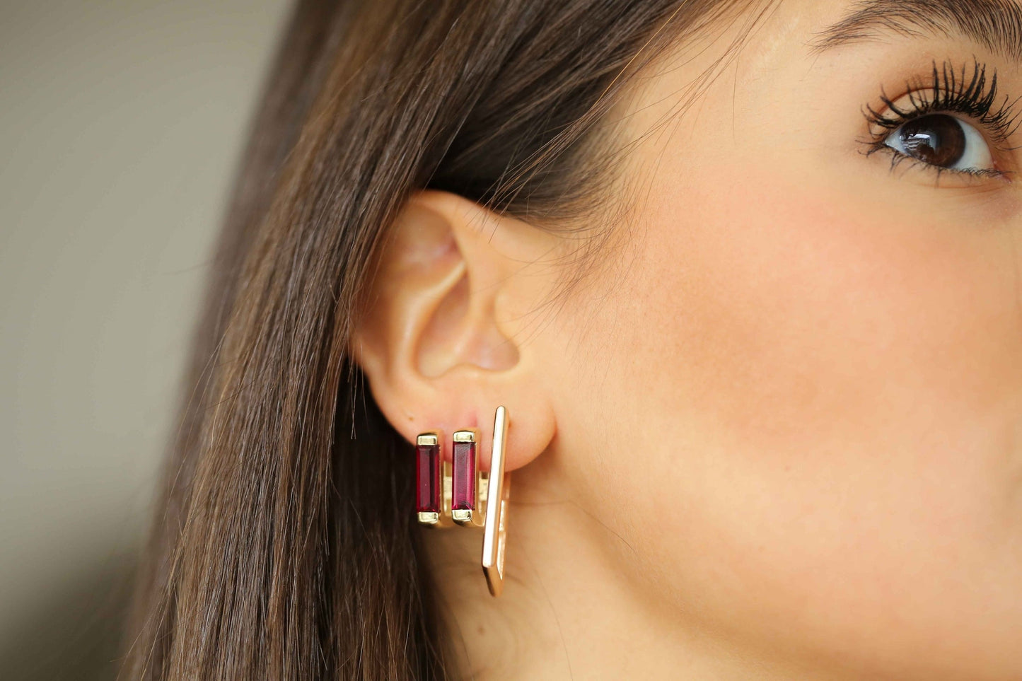 Yakut Line Earrings