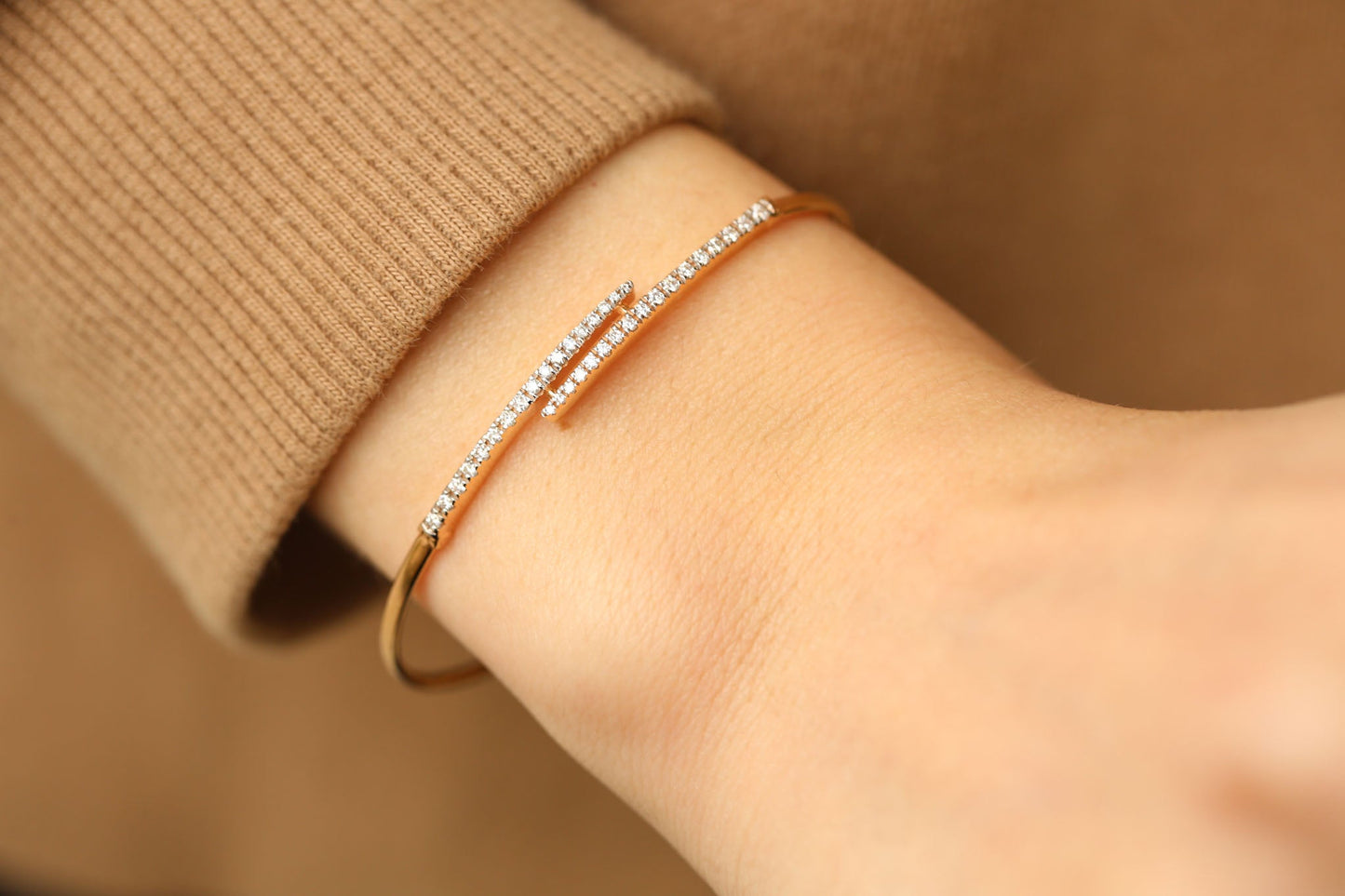 Claw White Bangle
