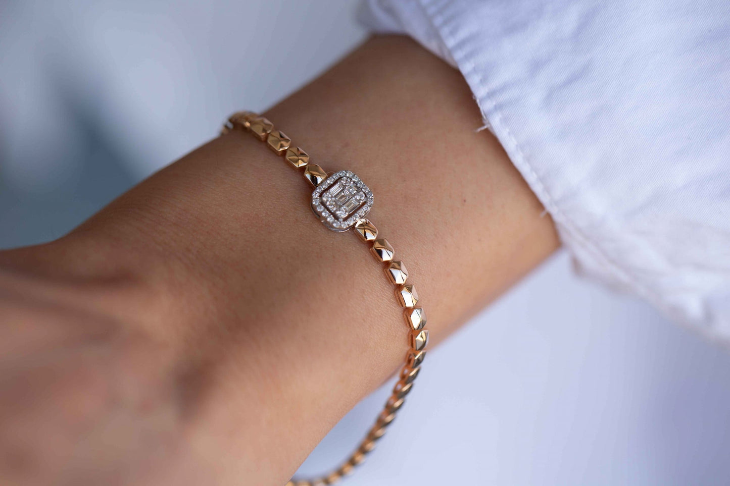 Grande Frame Bangle